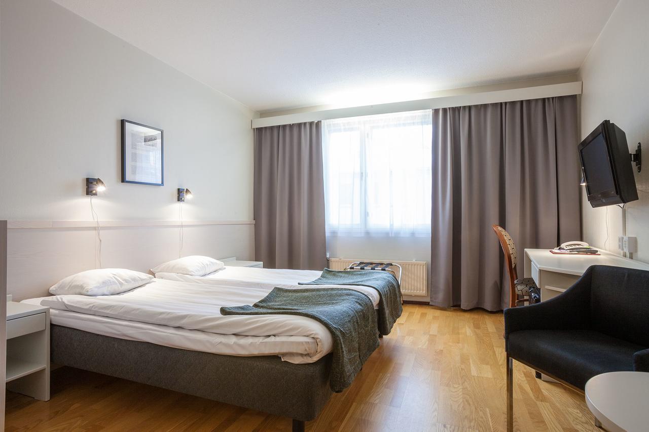 Pietarsaaren Kaupunginhotelli Jakobstad Extérieur photo