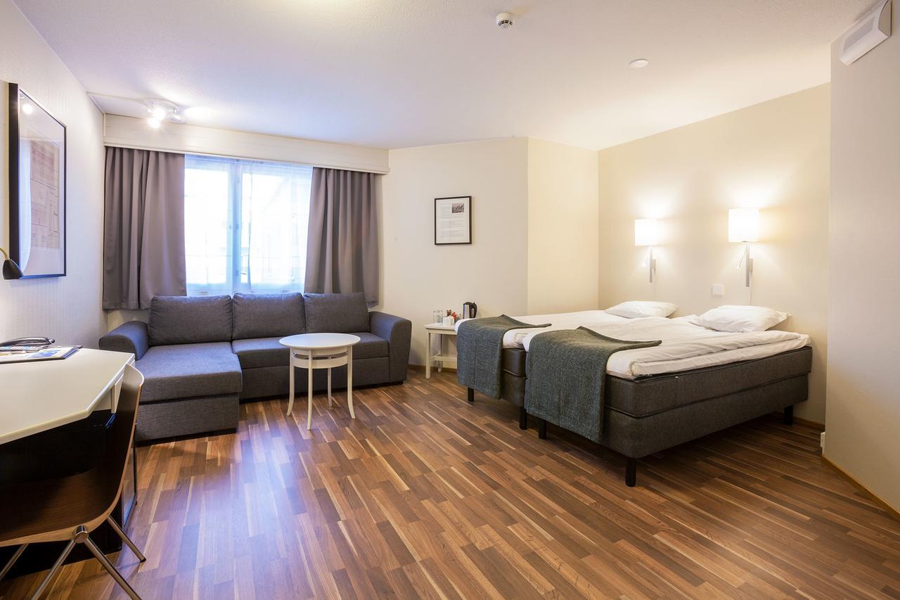 Pietarsaaren Kaupunginhotelli Jakobstad Extérieur photo