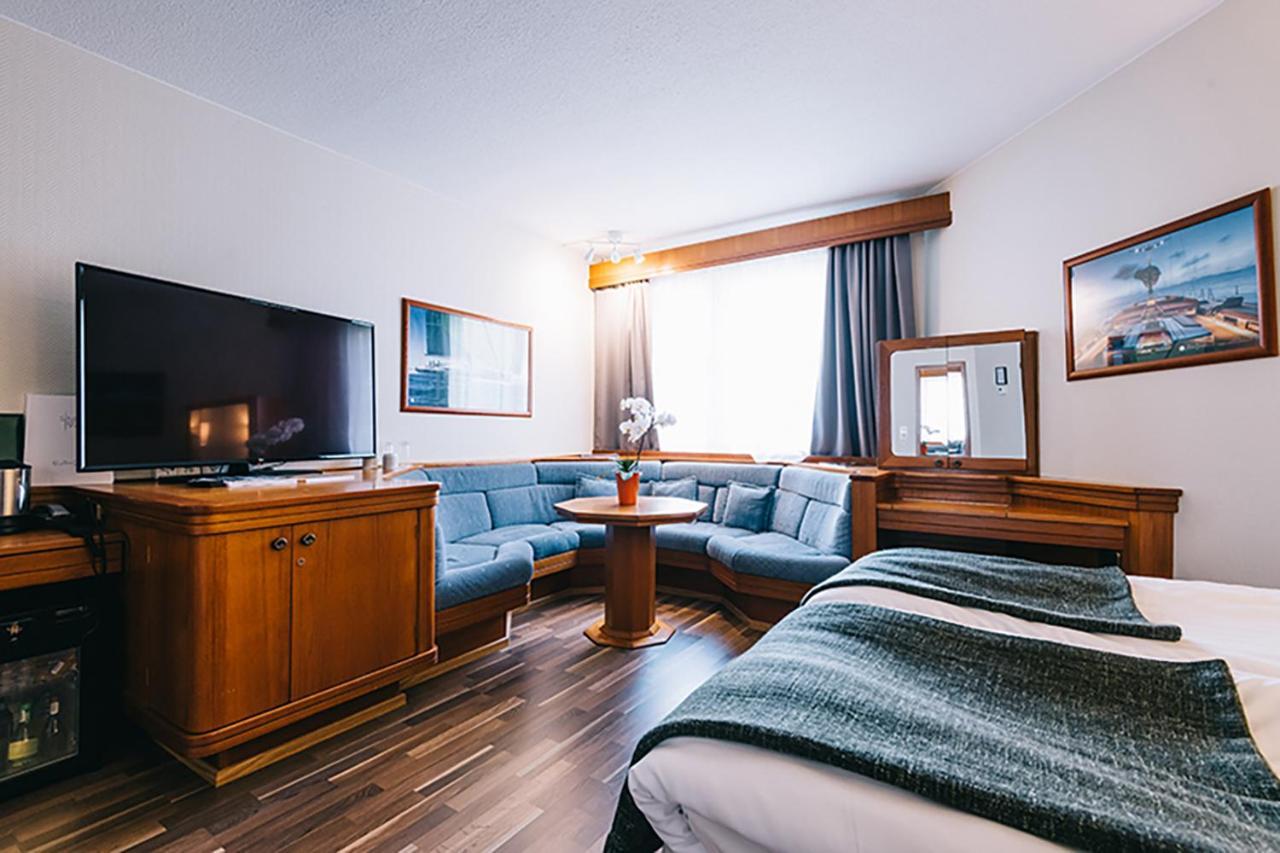 Pietarsaaren Kaupunginhotelli Jakobstad Extérieur photo